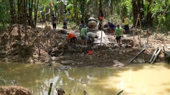 Penantian Warga 15 Tahun, Jembatan Sasak di Kelurahan Sambeng Kini Bersalin Rupa Jadi Beton