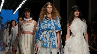 Tradisi Jadi Kekuatan Baru, Fashion Indonesia Ikuti Transformasi Global ala Moscow Fashion Week