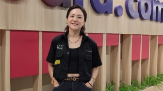 Tiba-Tiba Setan, Poppy Sovia Bagikan Horornya 'Terjebak' di Hotel Tua