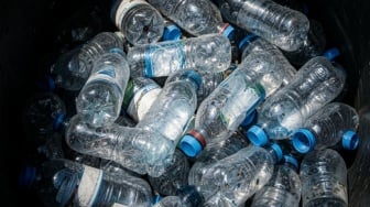 Mengapa Perang Iran Membuat Harga Plastik Naik di Asia?