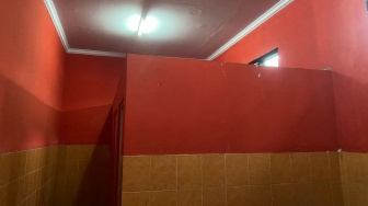 Horor di Balik Pintu Toilet: Cerita Alumni Untirta yang Takut Bertemu Lawan Jenis saat Buang Air
