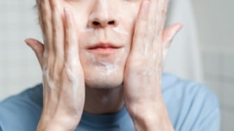 5 Sabun Cuci Muka Pria untuk Atasi Jerawat, Wajah Jadi Bersih dan Segar
