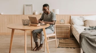 Kebijakan WFH di Tengah Krisis Energi: Solusi Sementara atau Jawaban Jangka Panjang?