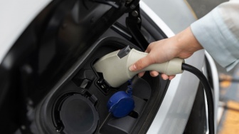 7 Aksesori Wajib bagi Pemilik Mobil Listrik, Bikin Berkendara Aman dan Nyaman