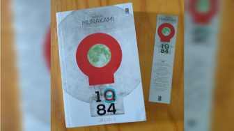 Review 1Q84 Jilid 1: Saat Murakami Menggugat Patriarki di Dunia Dua Bulan