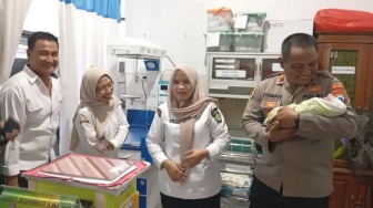 Suara di Balik Pintu: Kisah Penemuan Bayi Merah yang Menggetarkan Hati Warga Bangil