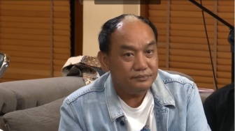 Gelagat Aneh Azis Gagap di Marapthon 3 Bikin Merinding, Lihat Apa di Lantai 2?