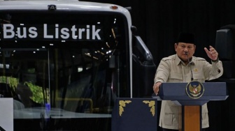 Dorong Transisi Energi, Prabowo Minta Daerah dan TNI Serap Bus-Truk Listrik Buatan Lokal