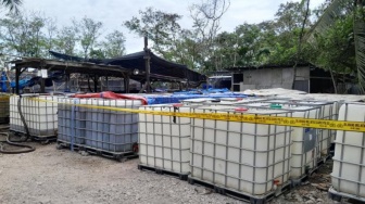 Polda Lampung Sikat Gudang Solar Ilegal: 203 Ton Disita dari Bunker Rahasia di Pesawaran