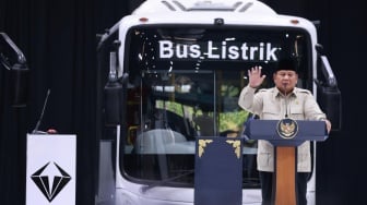 Prabowo Targetkan Produksi Massal Mobil Sedan Listrik Buatan Indonesia pada 2028