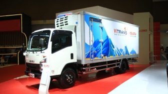 Isuzu ELF Refrigerator Jadi Solusi Logistik Cold Chain Modern di GIICOMVEC 2026