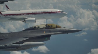 6 Jet Tempur Milik TNI AU Kawal Penerbangan Presiden Prabowo ke Magelang