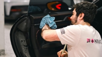 4 Cara Menghilangkan Bau Kabin Mobil yang Tidak Sedap, Ikuti Langkah Sederhana Ini