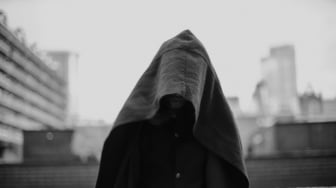 Sosok Berkepala Lancip di Rumpun Bambu Dekat Halaman Belakang Rumah Pakpuh