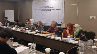 Eksaminasi 9 Pakar Hukum UI dan UGM: Putusan Kerry Riza Hasil dari Unfair Trial