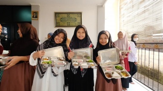Bikin Nafsu Makan Meningkat, Menu Variatif Makan Bergizi Gratis Jadi Primadona Santri Karanganyar