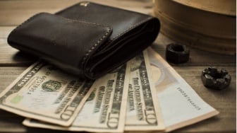 Kalau Kamu Bukan HRD atau Calon Mertua, Tolong Jangan Tanya soal Gaji Saya