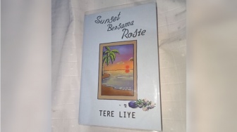 Review Sunset Bersama Rosie: Belajar Melepaskan dan Berdamai dengan Takdir