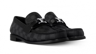 5 Pilihan Sepatu Louis Vuitton Original, Mewah Berkelas Mirip Sitaan Bupati Tulungagung