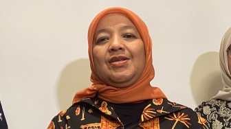 Jangan Cuma Ikut Tren! IDAI Ingatkan Bahaya Sleep Training Jika Ortu Malah Asyik Main Sosmed