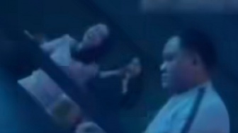 Viral Perwira Polda Sulsel Asyik 'Party' di THM, Tenggak Miras dan Joget Bersama Wanita