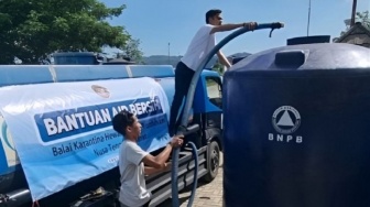 Hewan Kurban Kehausan, Karantina NTB Salurkan 5.000 Liter Air