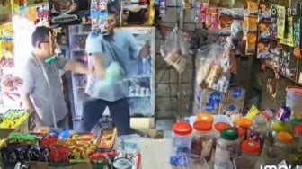 Tak Diberi Uang Rp250 Ribu, Video Pria Diduga Oknum Ormas Ancam Bakar Warung Viral
