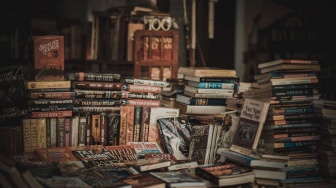 Buku Itu Dibaca Isinya, Bukan Cuma untuk Menghias Feed Instagram Biar Kelihatan Keren