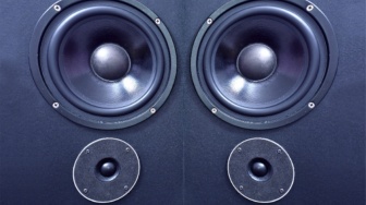 Suara Audio Mobil Kurang Nendang? Ini 5 Pilihan Speaker Terbaik yang Bikin Kabin Berasa Konser!