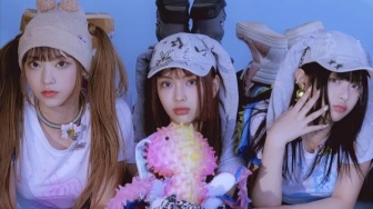 ADOR Benarkan Keberadaan NewJeans di Denmark, Comeback Makin Dekat?