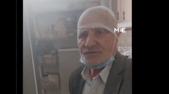 Sisi Humanis Warga Iran, Tawarkan Buah ke Jurnalis Padahal Rumahnya Hancur Lebur Habis Diserang