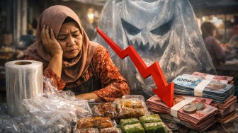 Bukan Gula atau Tepung, Plastik Justru Jadi Biang Pedagang Kue Pontianak Terjepit