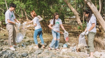 Benarkah Gotong Royong Sudah Punah Terbunuh Individualisme dan Kesibukan Orang Kota?