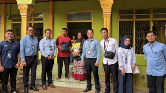 BRI Salurkan Bantuan Sembako bagi Korban Banjir Lebong Secara Langsung