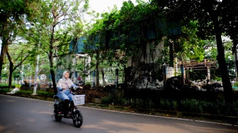 Kondisi Stasiun Mampang di Jakarta, Rabu (15/4/2026). [Suara.com/Alfian Winanto]
