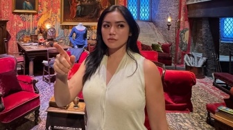 Jessica IskandarUnggah Ulang Konten Tangani Kesurupan, Ucapan 'Bismillah' Dihapus