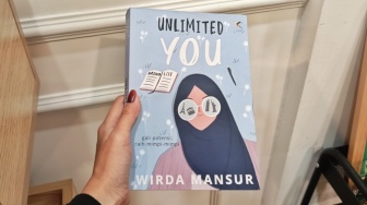 Menembus Batas Diri Sendiri: Membaca Unlimited You Karya Wirda Mansur