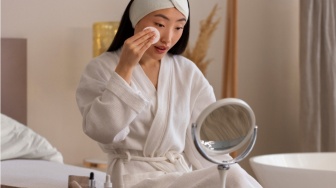 5 Cleansing Oil Korea dengan Sunflower Seed Oil untuk Deep Cleansing