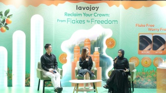 Flakes Off, Confidence On! lavojoy Upgrade Cara Merawat Scalp Tanpa Drama Ketombe