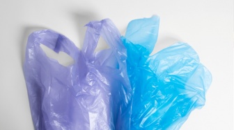 Apa Penyebab Plastik Makin Mahal? Ini Bahan Pokok yang Harganya Ikut Naik
