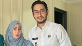 Jeje Govinda Diledek Gara-Gara Baru Wisuda, Amy Qanita Klarifikasi Riwayat Kuliah Menantu