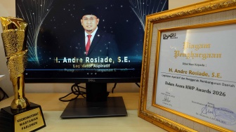 Bukan Sekadar Pajangan, Andre Rosiade Dedikasikan Penghargaan KWP Awards 2026 untuk Rakyat Sumbar