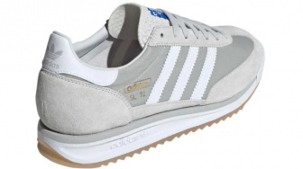 6 Sepatu Adidas Unisex Termurah di Foot Locker, Diskon 64 Persen Jadi Satu Harga