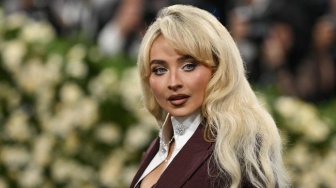 Sabrina Carpenter Klarifikasi: Minta Maaf Usai Sebut Tidak Suka Seruan Budaya Arab di Coachella