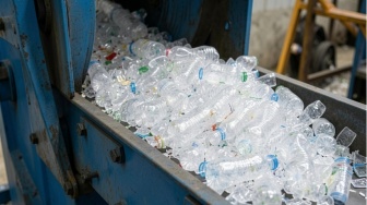 Pemerintah AS Kaji Ulang Aturan Daur Ulang Plastik, Lingkungan Terancam?