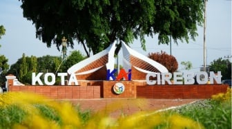 Di Balik Panas dan Jalan Berlubang: Menemukan 4 Sudut Syahdu di Kota Udang Cirebon