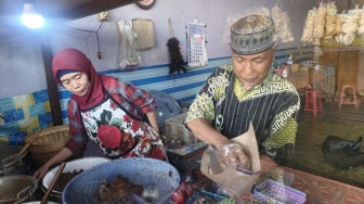 Kisah Pasutri di Sleman, Sisihkan Uang dari Jualan Gudeg untuk Berangkat Haji