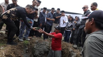 Peringati Hari Lahir Mendiang Istri, Bos Rokok HS Bangun Masjid di Lokasi Kecelakaan Kulon Progo
