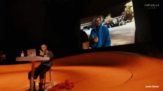 Bukan Visual Mewah, Justin Bieber Viral di Coachella Hanya Gara-gara Putar Video YouTube Lama!