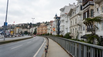 Suasana di kawasan Bebek Street, Istanbul, Turki, Kamis (16/4/2026). [Suara.com/Alfian Winanto]